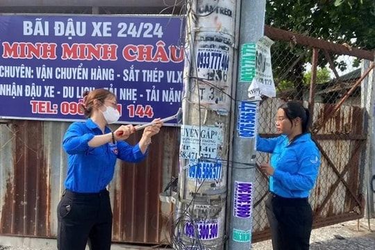 Các phường, xã tại TP.HCM đồng loạt ra quân bóc xóa quảng cáo sai quy định