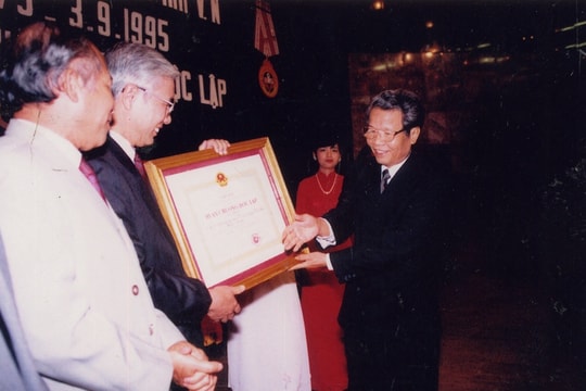 Cố Chủ tịch nước Trần Đức Lương: Nhà lãnh đạo gần gũi của ngành dầu khí Việt Nam