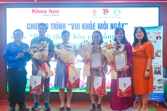 'Vui khỏe mỗi ngày' tháng 5/2025: Tình dục an toàn và phòng ngừa thoái hóa cột sống cổ ở người trẻ
