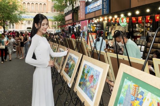 Hoa hậu Nguyễn Thanh Hà trao giải cuộc thi ‘Thành phố xanh - Đẹp như trong tranh’