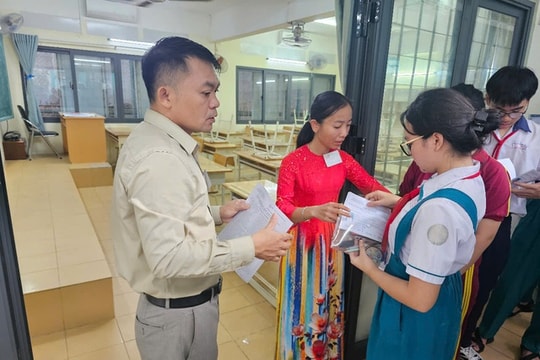 Hơn 76.000 thí sinh tại TP.HCM bước vào ngày đầu tiên kỳ thi tuyển sinh lớp 10