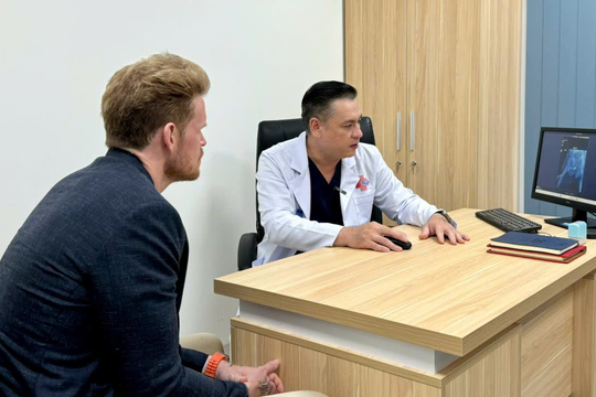 Bệnh viện Bình Dân điều trị thành công trường hợp hẹp niệu đạo phức tạp cho bệnh nhân người Mỹ