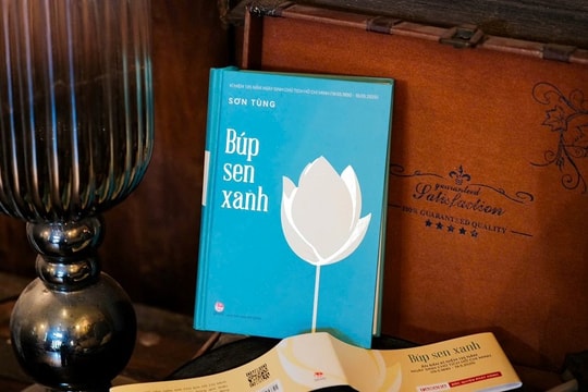 Giao lưu và giới thiệu ấn bản đặc biệt của cuốn sách "Búp Sen Xanh"