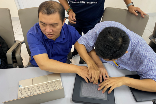 Dạy AI cho người khiếm thị