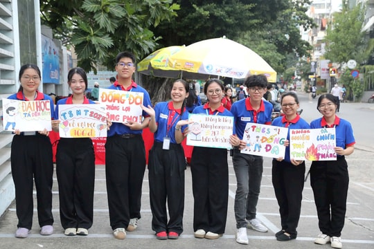 Sĩ tử TP.HCM tự tin thi môn Ngữ văn