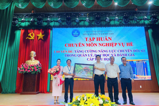 Nâng cao năng lực số cho cán bộ quản lý giáo dục, giáo viên tiểu học