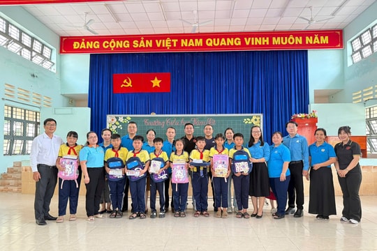 Chào đón kỷ nguyên mới bằng hành động ý nghĩa