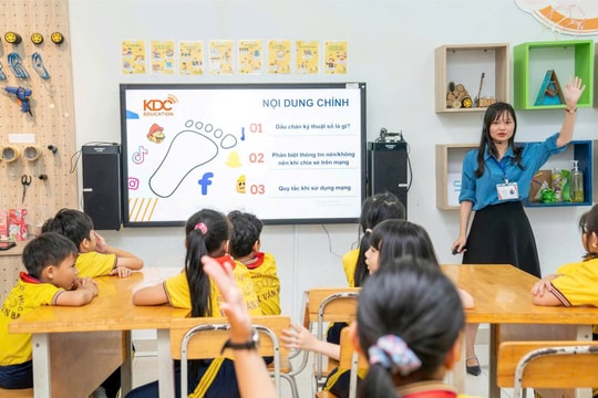 Vào lớp 1, học sinh được làm quen với kỹ năng công dân số