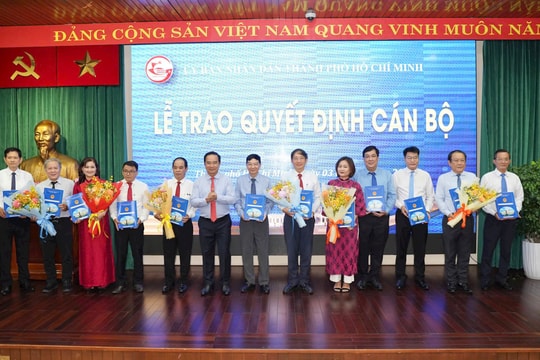 Chủ tịch UBND TP.HCM bổ nhiệm lãnh đạo 54 đơn vị sự nghiệp