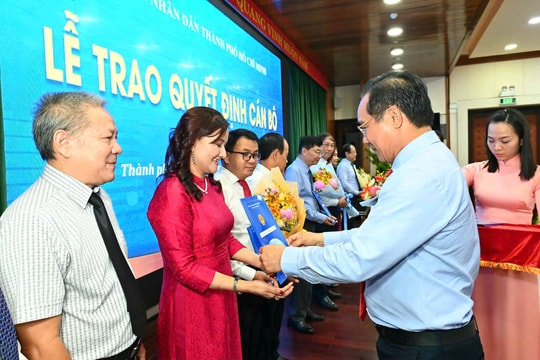 TP.HCM trao quyết định bổ nhiệm lãnh đạo 10 cơ quan báo chí
