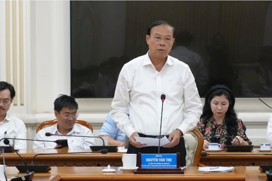 Phó Chủ tịch Thường trực UBND TP.HCM làm việc với Văn phòng UBND