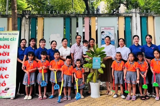 Trường Sa với các em nhỏ Trường mầm non Tân Phong