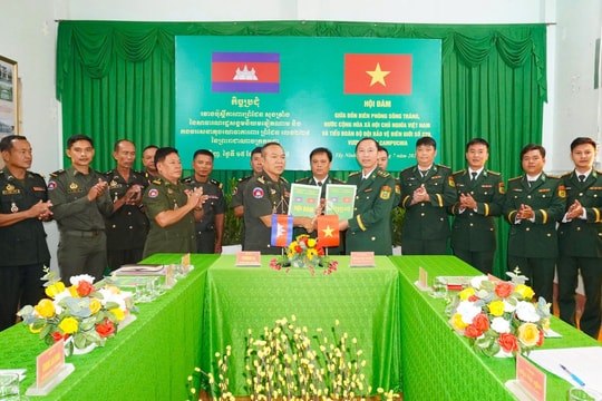 Đồn Biên phòng Sông Trăng hội đàm với đơn vị bảo vệ biên giới Campuchia