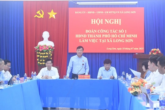 Chủ tịch HĐND TP.HCM Võ Văn Minh làm việc với xã Long Sơn