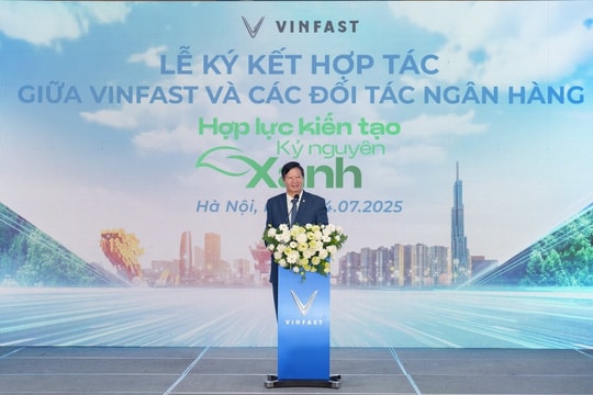 VinFast và 12 ngân hàng, tổ chức tài chính chung tay hỗ trợ người dân Hà Nội chuyển sang xe điện