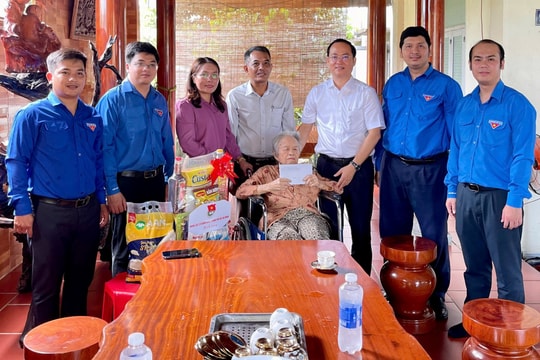 Tri ân và giáo dục truyền thống nhân kỷ niệm 78 năm Ngày Thương binh - Liệt sĩ