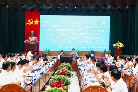 Chủ tịch TP.HCM lắng nghe vướng mắc sau 1 tháng vận hành chính quyền 2 cấp