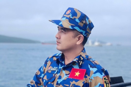 Nhà báo, Thượng tá Đặng Trung Kiên: Những trang viết từ muôn trùng sóng vỗ