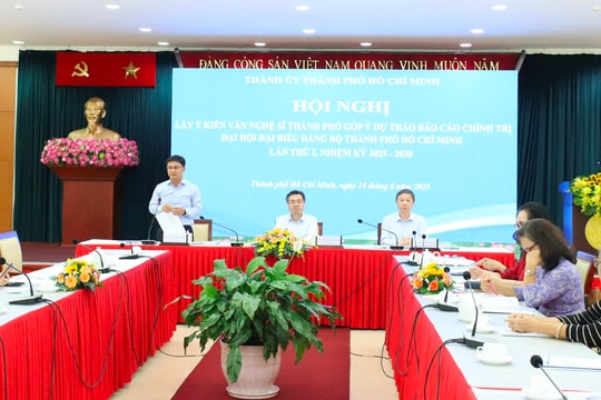 Văn nghệ sĩ TP.HCM góp ý dự thảo báo cáo chính trị Đại hội Đảng
