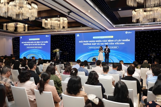 Tăng cường phòng ngừa bệnh lý lây nhiễm trong mùa mưa bằng vắc xin
