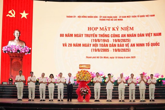 Công an TP.HCM: Phát huy lịch sử vẻ vang, vững vàng tiến bước trong kỷ nguyên mới