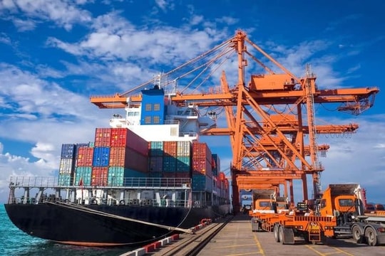 Xuất nhập khẩu nửa đầu tháng 8 vượt 40 tỷ USD, cán cân thương mại tiếp tục khởi sắc
