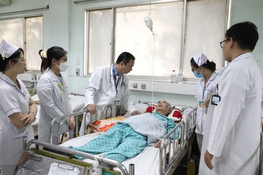 Đàn em giỏi hơn, tôi càng mừng!