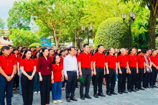 Dâng hương tưởng niệm Anh hùng liệt sĩ Võ Thị Sáu và Khu di tích lịch sử Minh Đạm