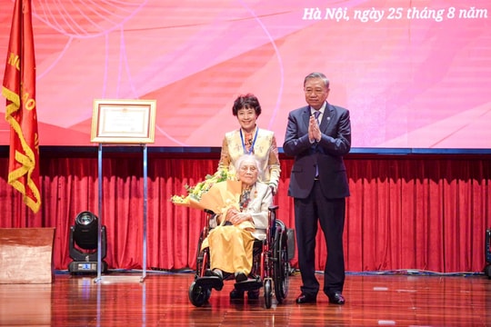 Tặng danh hiệu Anh hùng Lao động cho nguyên Phó Chủ tịch nước Nguyễn Thị Bình