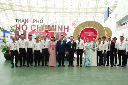 Chính thức khai mạc triển lãm “Thành phố Hồ Chí Minh - Tầm vóc thời đại, kiến tạo tương lai” và khu không gian trưng bày “80 năm - rạng rỡ Việt Nam”