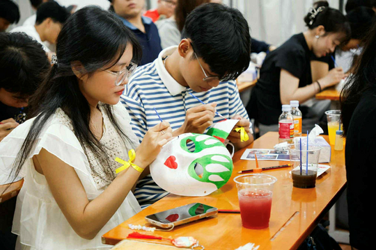 Sự kiện "thắp." gợi nhớ về một Hội An trong ký ức