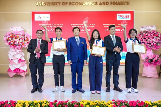 UEF kỷ niệm 18 năm thành lập, trao 30 tỷ đồng học bổng cho tân sinh viên