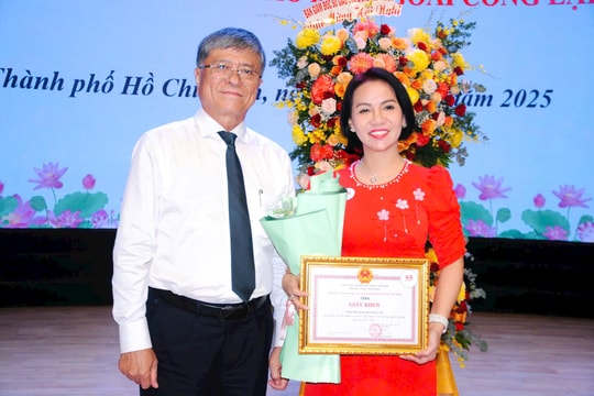 Trung tâm ngoại ngữ Hoàng Việt 6 năm liền nhận Giấy khen từ Sở GD&ĐT TP.HCM