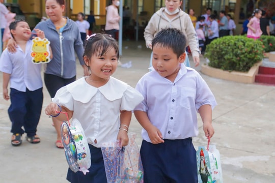 Tạp chí Khoa học phổ thông đồng hành cùng "Trung thu yêu thương"