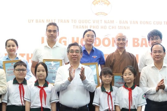 TP.HCM phát động ủng hộ đồng bào bị thiệt hại do bão, lũ gây ra
