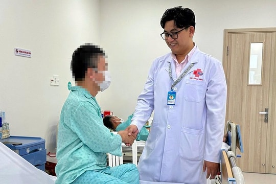 Phẫu thuật robot cho người bệnh bướu thận lớn, có huyết khối bướu