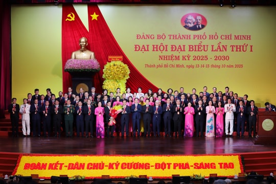Ra mắt đoàn đại biểu TP.HCM dự Đại hội đại biểu toàn quốc lần thứ XIV của Đảng