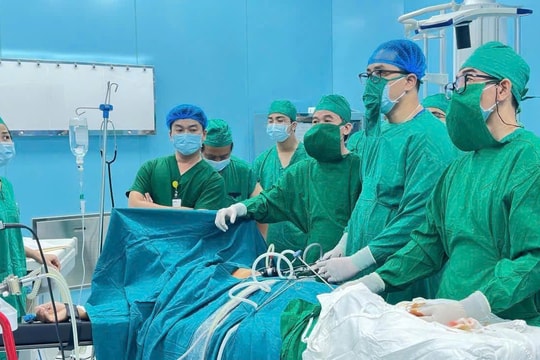 ThS.BS.CKII Lý Bảo Duy: Thêm yêu nghề từ những ngày “vượt sóng” công tác ở đảo xa