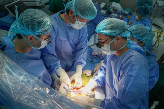 Bệnh viện Quân y 175 làm chủ kỹ thuật sau ca ghép gan thứ 10 thành công