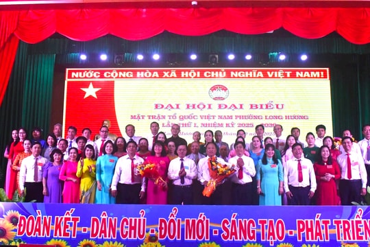 Phát huy sức mạnh đại đoàn kết toàn dân tộc, xây dựng phường Long Hương văn minh, giàu đẹp Phát huy sức mạnh đại đoàn kết toàn dân tộc, xây dựng phường Long Hương văn minh, giàu đẹp