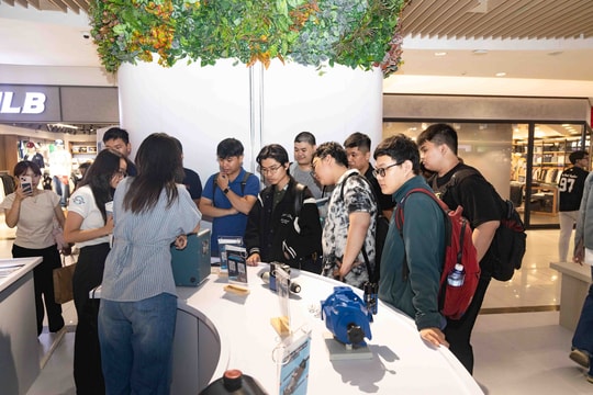 Thu hút tài năng công nghệ trẻ thông qua cơ hội tiếp cận với chuyên gia kĩ thuật hàng đầu Thu hút tài năng công nghệ trẻ thông qua cơ hội tiếp cận với chuyên gia kĩ thuật hàng đầu
