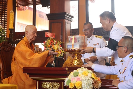 Dâng y Kathina Hoàng gia Thái Lan tại Việt Nam Quốc Tự, TP.HCM Dâng y Kathina Hoàng gia Thái Lan tại Việt Nam Quốc Tự, TP.HCM