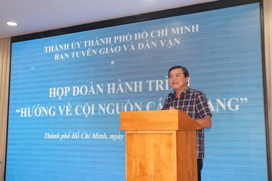 Cán bộ tuyên giáo - dân vận, báo chí - xuất bản TP.HCM cùng hướng về cội nguồn cách mạng