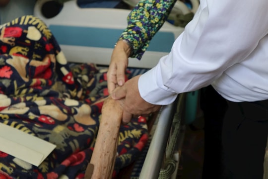 Thăm hỏi văn nghệ sĩ tiêu biểu trên địa bàn TP.HCM