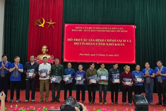 Đoàn cán bộ tuyên giáo, dân vận, báo chí và xuất bản TP.HCM thăm Thái Nguyên