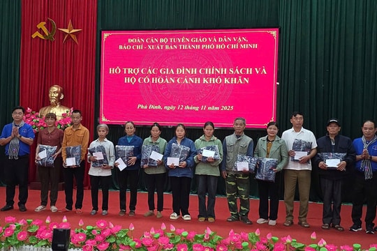 Đoàn cán bộ tuyên giáo, dân vận, báo chí và xuất bản TP.HCM thăm Thái Nguyên