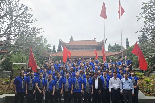 Đoàn cán bộ tuyên giáo - dân vận và báo chí TP.HCM về thăm nơi khởi nguồn báo chí cách mạng Việt Nam