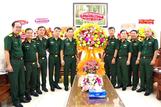 Bộ Tư Lệnh TP.HCM thăm, chúc mừng các học viện, nhà trường nhân ngày 20/11