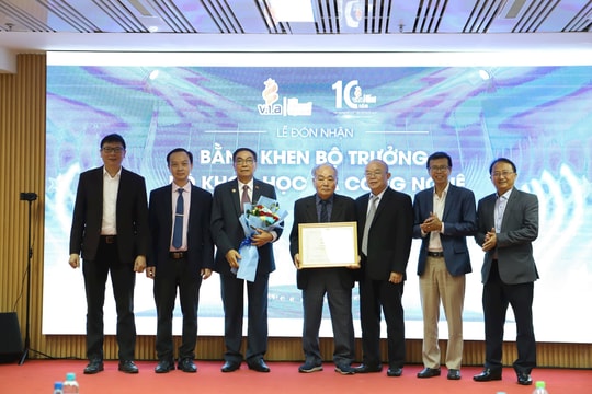 Hội Sáng chế Việt Nam đón nhận bằng khen của Bộ trưởng Bộ Khoa học và Công nghệ