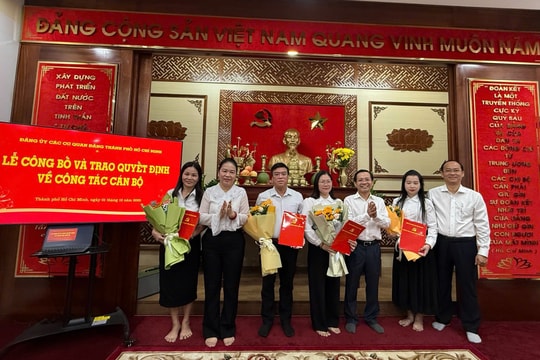 Đảng ủy các cơ quan Đảng TP.HCM trao 9 quyết định cán bộ